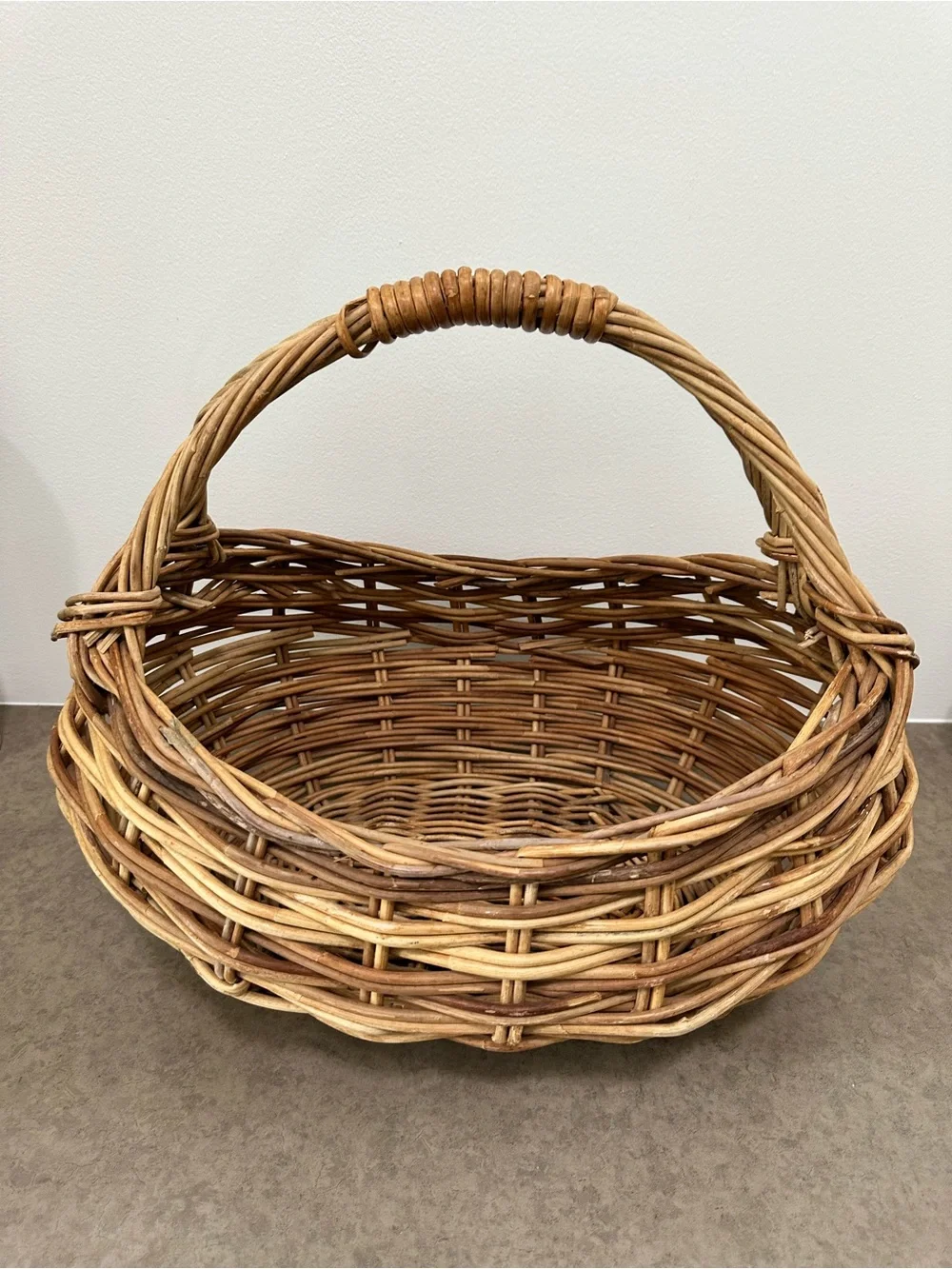 Vintage Rustic French Style Hand Woven Wicker Basket Harvest Gathering Handle